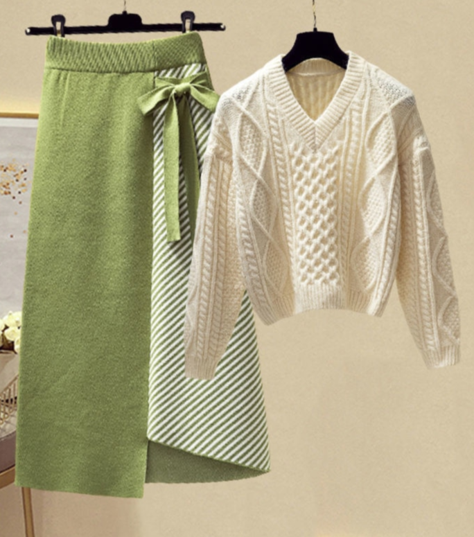 Rommy Warm Knitted Set