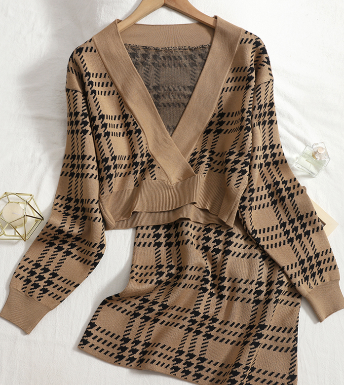 Wendy knitted two-piece suit